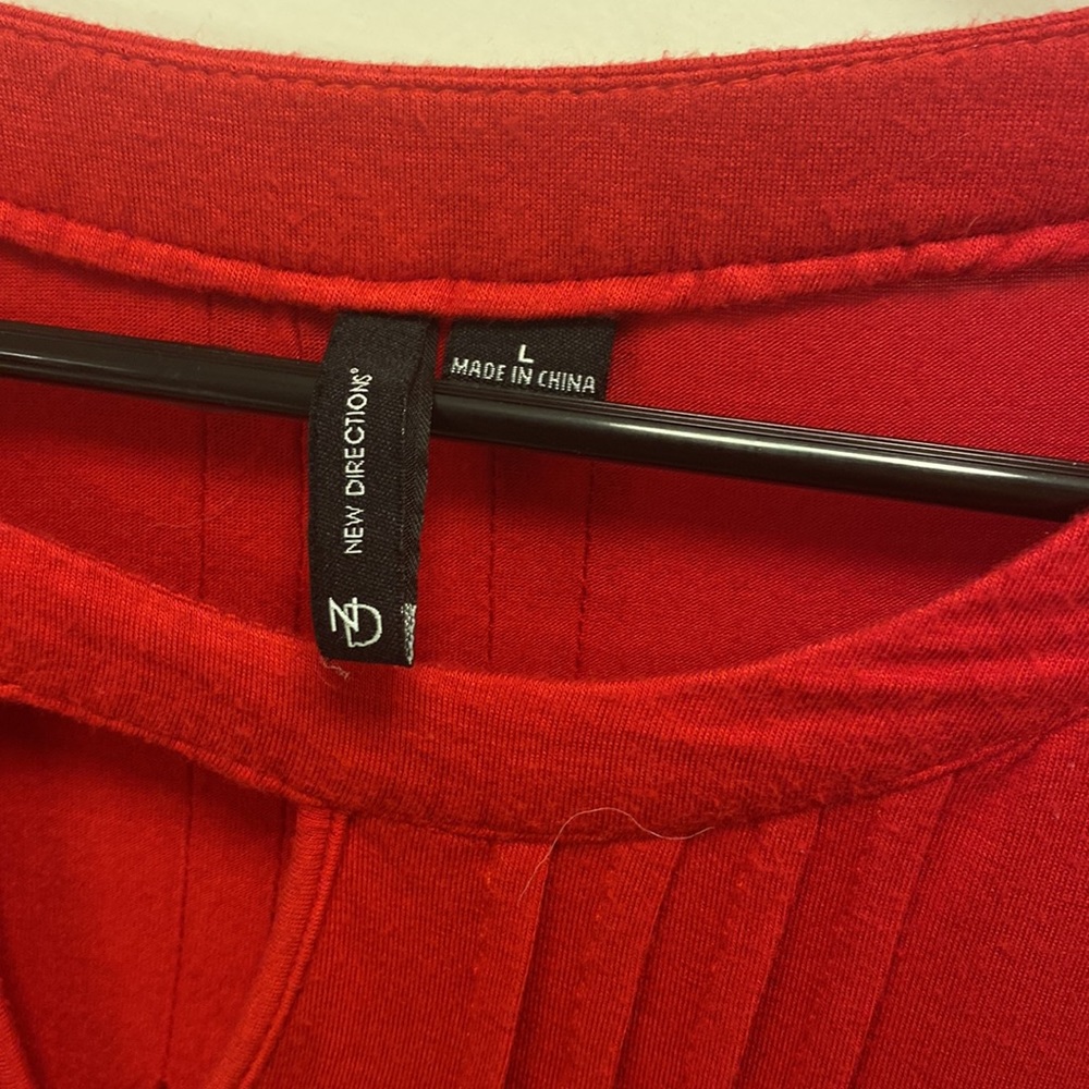 Red blouse - Picture 3 of 3